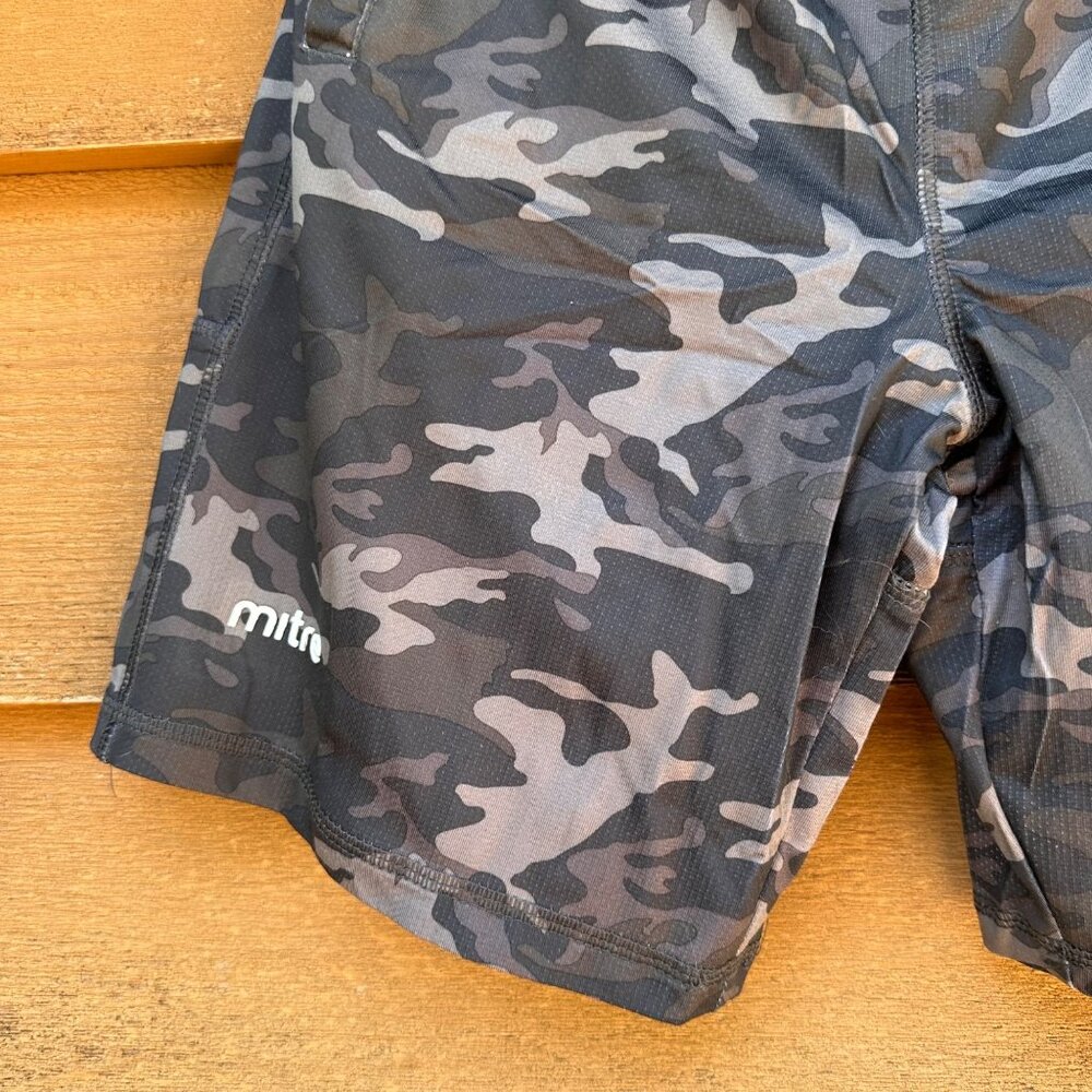 Mitre Boys Black Camo Basketball Shorts M 10/12 With USA Flag Graphic & Elastic - Picture 6 of 9